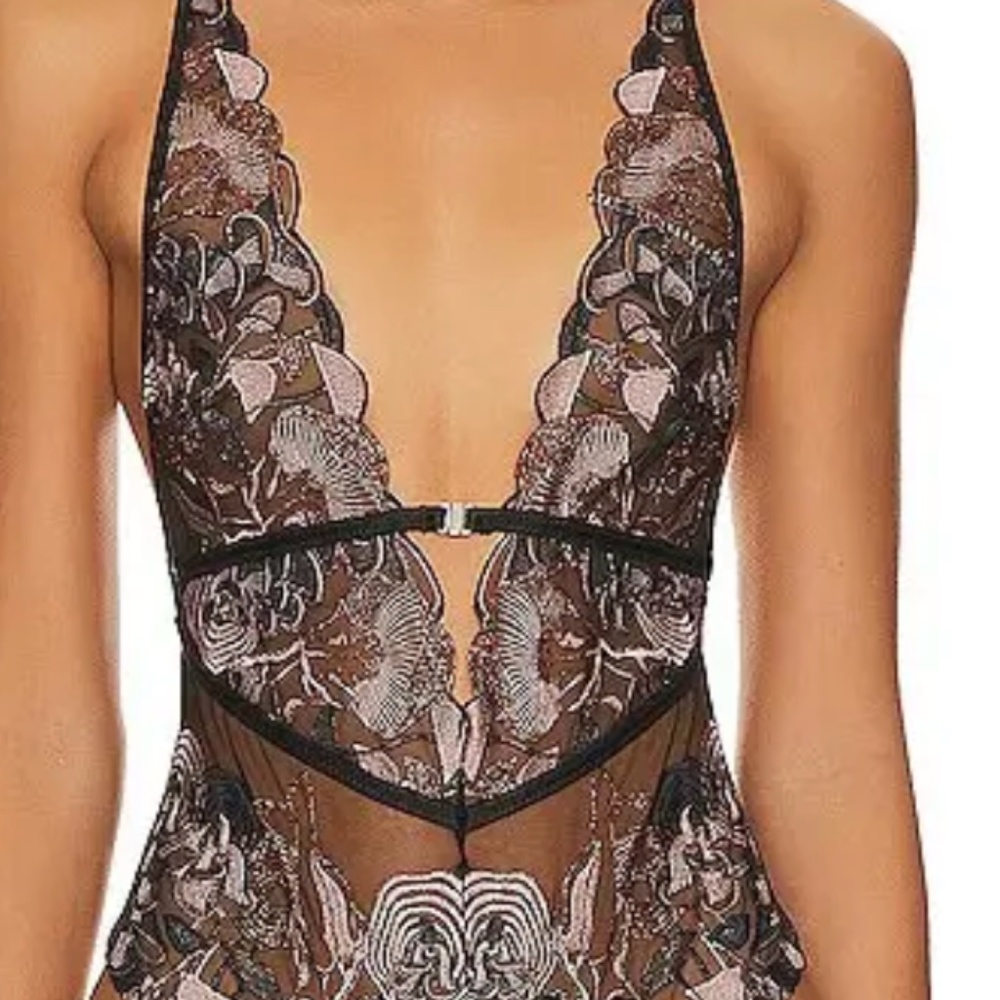 Thistle and Spire Chantrelle Bodysuit Black Rose Gold Size Large